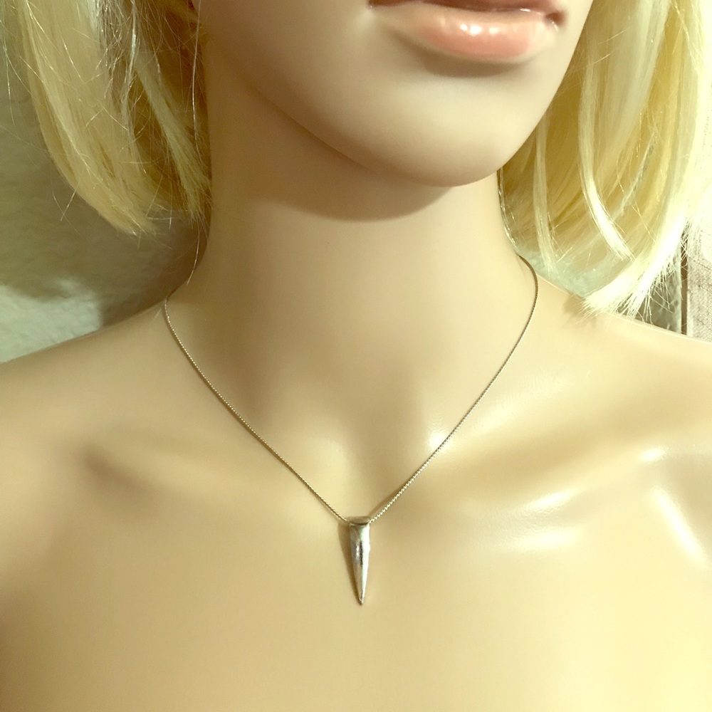 New pendant necklace
